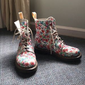 dr martens flower boots